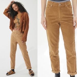 URBAN OUTFITTERS SLIM STRAIGHT TAN CORDUROY JEANS!